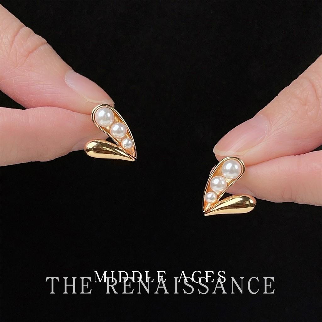 Medieval French love pearl stud earrings niche light luxury earrings versatile temperament earrings