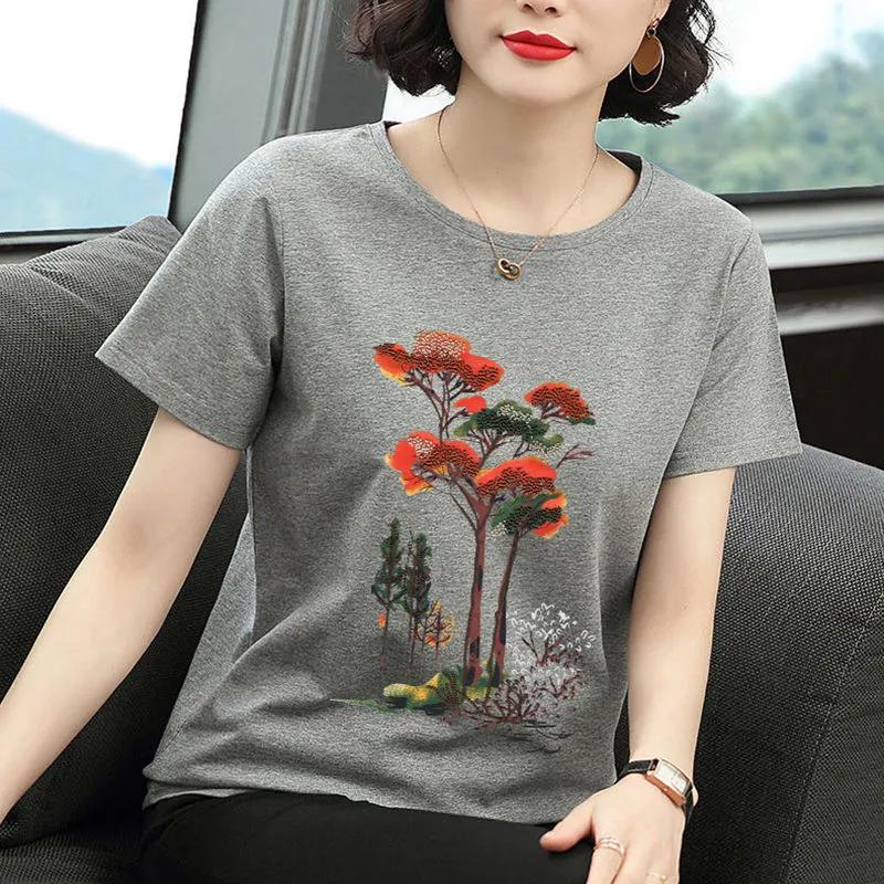 Women's Crew Neck Short Sleeve T-Shirt Colorful Leaf Print Slim Fit Casual Top for Daily Wear