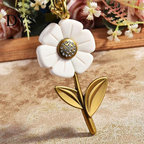Keychain Pendant Sparkling Rhinestones Inlaid Flower Shape Key Chain Exquisite with Lobster Clasp Hanging Design Keyring Backpack Accessory Rhinestone