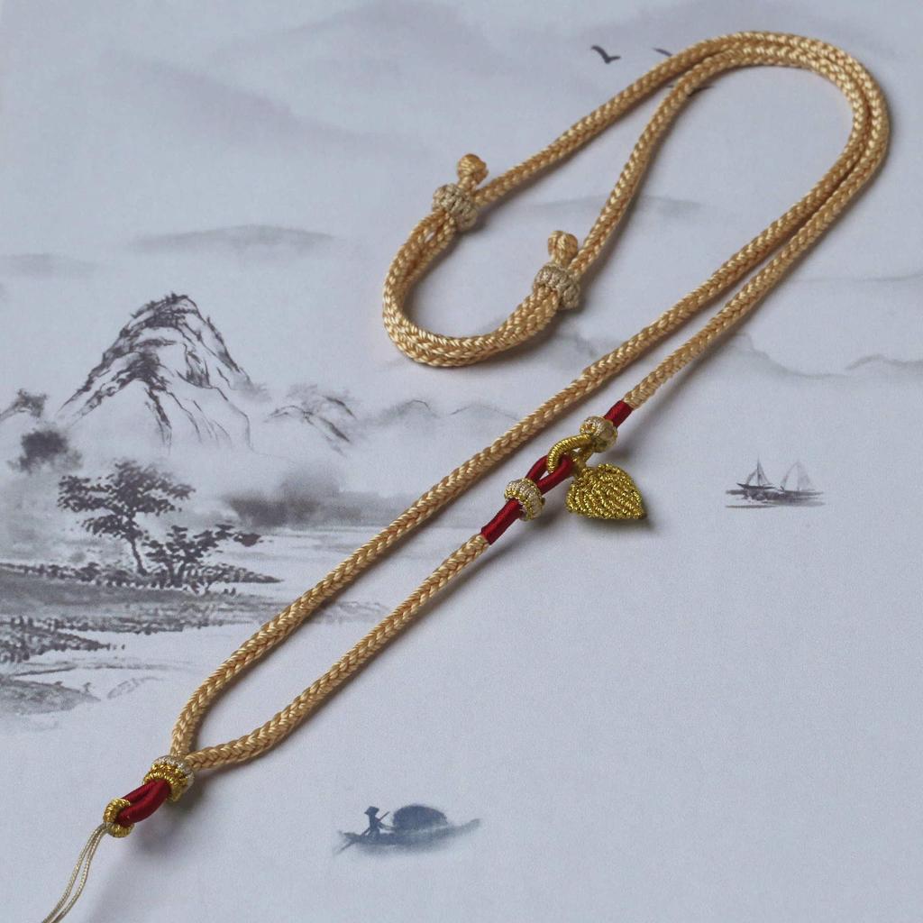 Handgewebte achtsträngige ethnische Schlüsselbeinkette