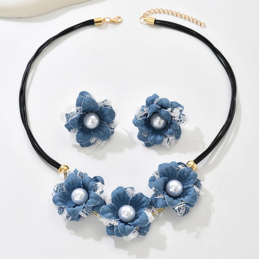 European-American Starfish Necklace & Earring Set: High-End Clavicle Chain, Light Luxury Vacation Style for Women.