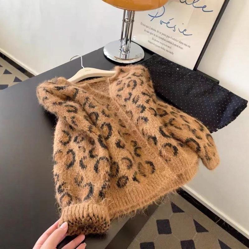 Leopard print full print v-neck long-sleeved knitted sweater cardigan jacket women's short new design niche top