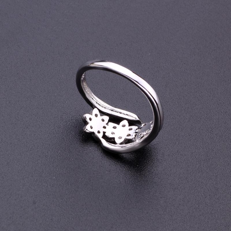 Hecheng Adjustable Diamond Flower Index Ring