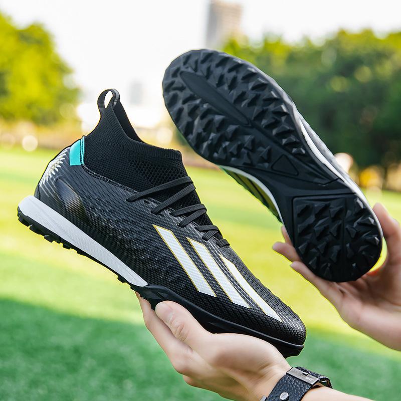 

2025 новые бутсы с высоким верхом длинные шипы детские профессиональные тренировочные газонные внешнеторговые большого размера футбольные бутсы 45