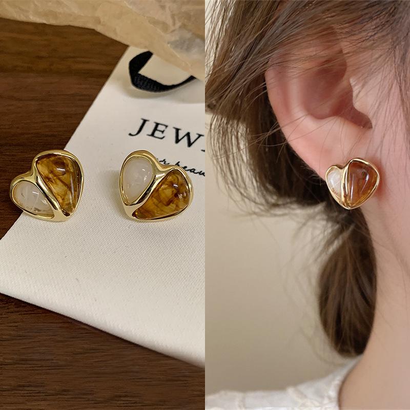 Maillard Coffee Color Round Geometric Earrings Fashionable Retro Simple Versatile Stud Earrings Popular High-end Earrings Women