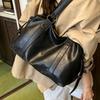 Retro texture large-capacity bag women's new autumn and winter fashion versatile messenger bag going out shoulder commuter bag