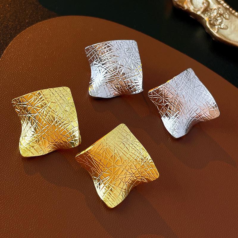 Geometric Irregular Square Stud Earrings: Trendy European & American Style, Hip Hop Silver Needle Design, Exaggerated Celebrity Fashion.