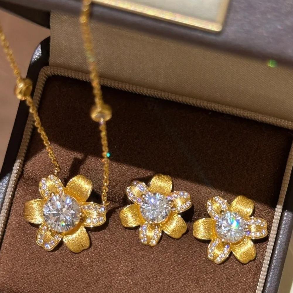 

Vintage Sunflower Earrings and Necklace Set Gold Plated Full Diamond Floral Jewelry for Women Fashion Accessories