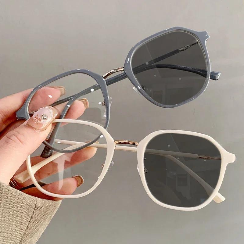 Luxuriöse photochrome Myopie-Brille für Damen, modische Anti-Blaulicht-Minus-Brille, Farbwechsel-Sonnenbrille für den Außenbereich