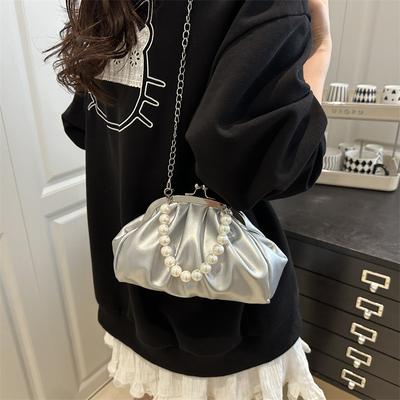 Perlenkette neu frisch plissiert einfarbig kompakt zarte Clip-on Messenger tragbare Damenhandtasche