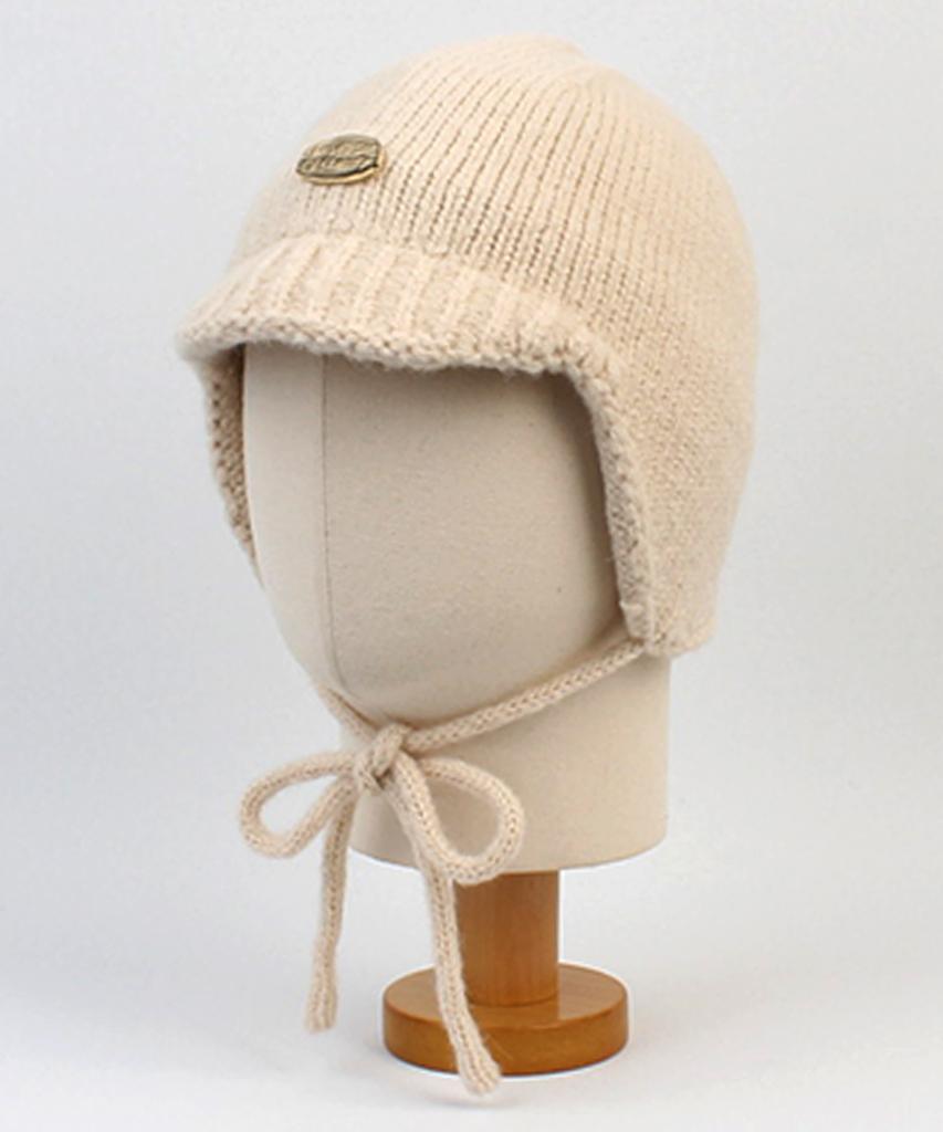 Yunibeosyeolkemiseuteuli Wool Ivory Knit Earflap Cap