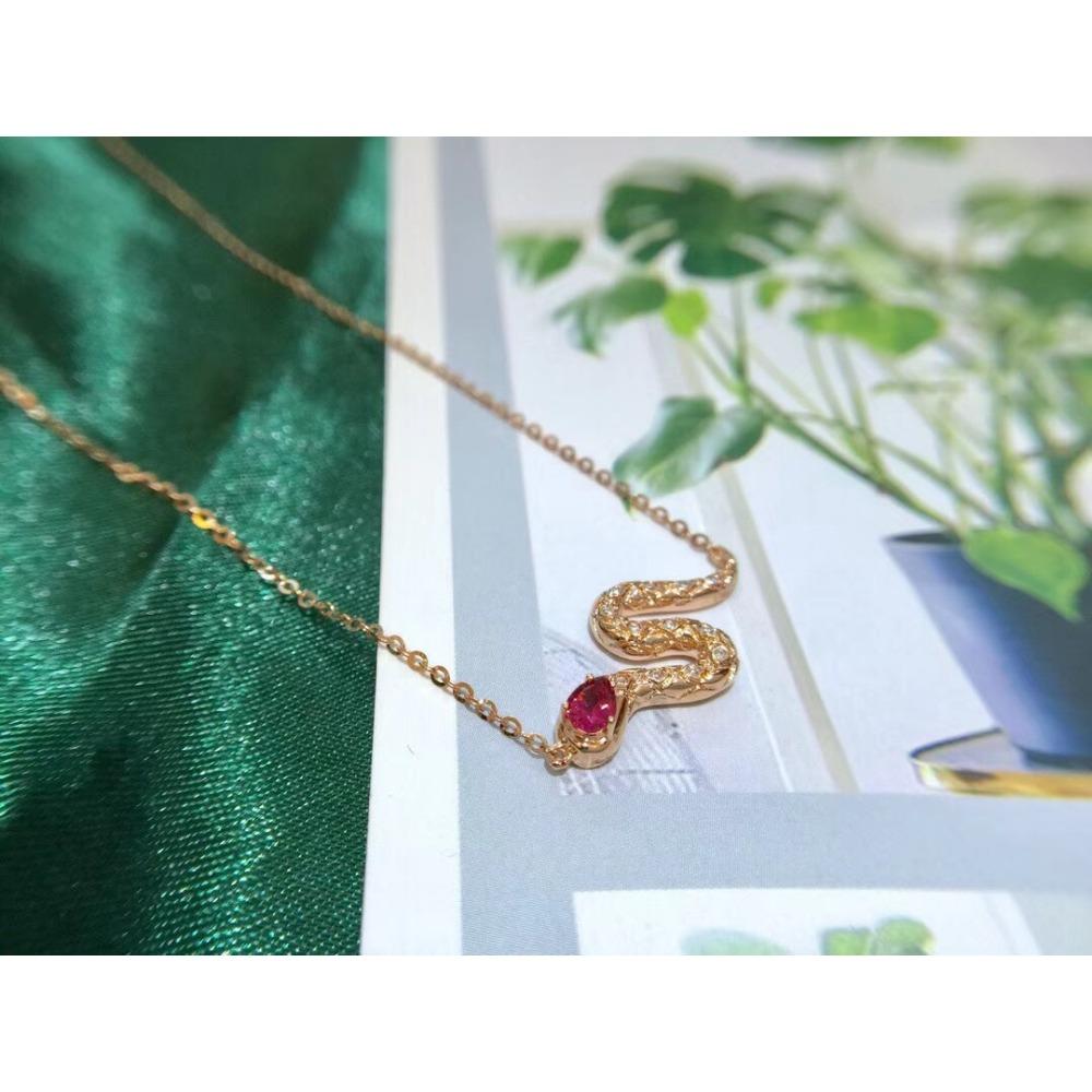 New Snake Shaped Copper Zirconium Pendant Necklace Black Crystal Necklace