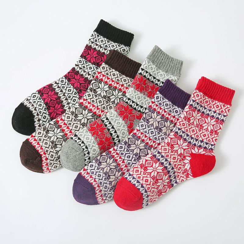 5/10 Pairs Comfortable Casual and Versatile Women's Mid Calf Autumn Winter Thickened Wool Socks with Deer Pattern