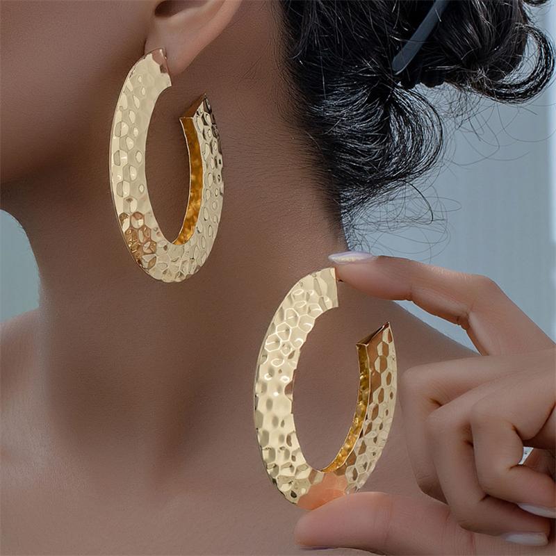 Oval Hollow Hammer Pattern Gold Color Geometric Pendant Earring for Women Fashion Personality Brincos Wedding Jewelry
