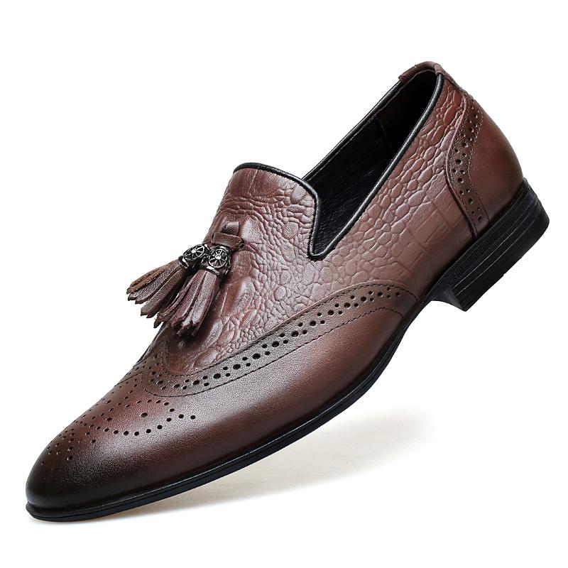 Fashion British Style Men's Luxury Brand Comfortable Business Fringe Leather Shoes Spring New Item Crocodile Leather Carved Oxford Shoes