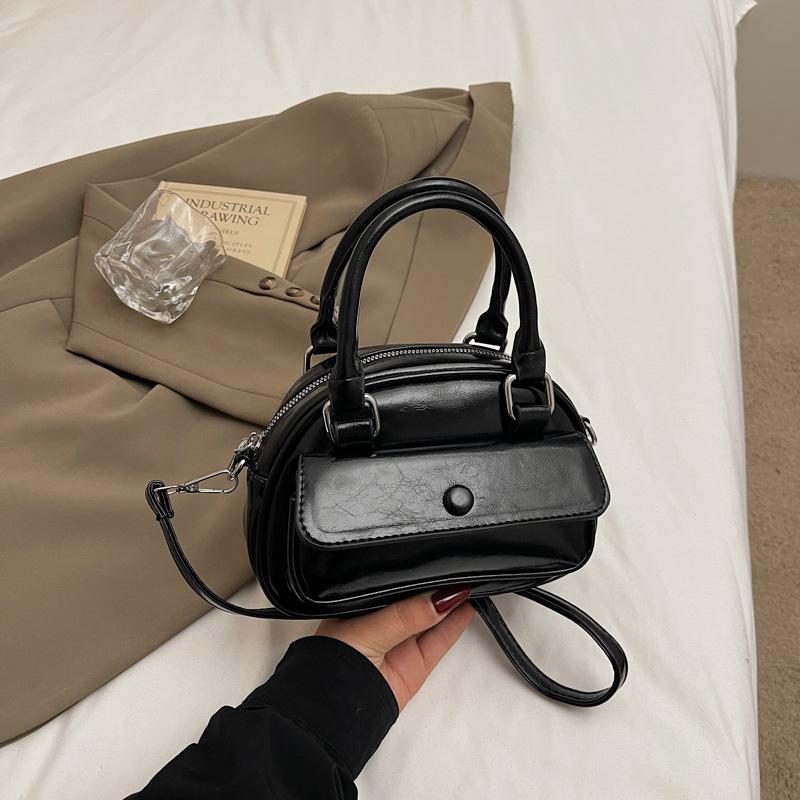 Premium Bowling Bag 2025 Summer New Fashion Trend Shoulder Messenger Bag Niche Design Portable Women's Bag