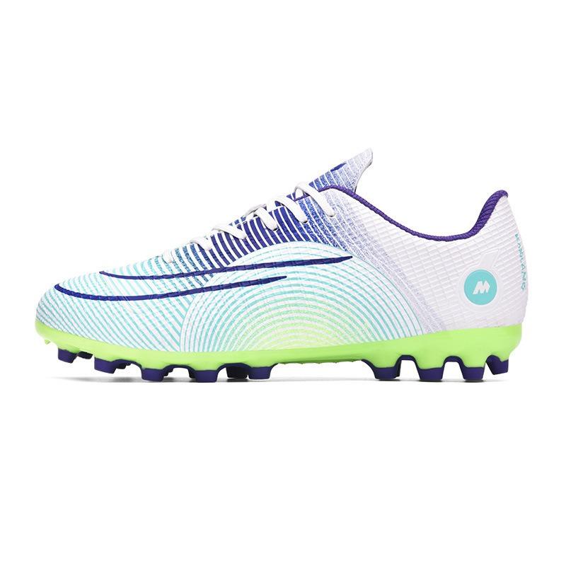 A pair of low-top football shoes, men's and women's broken nails, lawn nails, competition training sports shoes