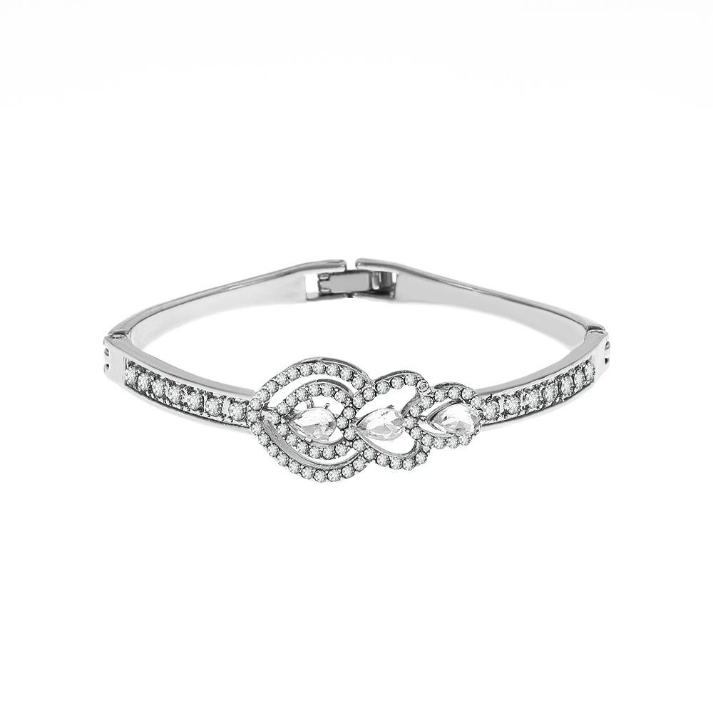 Bracciale versione coreana popolare per il pendolarismo quotidiano bracciale ad apertura a molla semplice bracciale femminile versatile alla moda personalizzato semplice