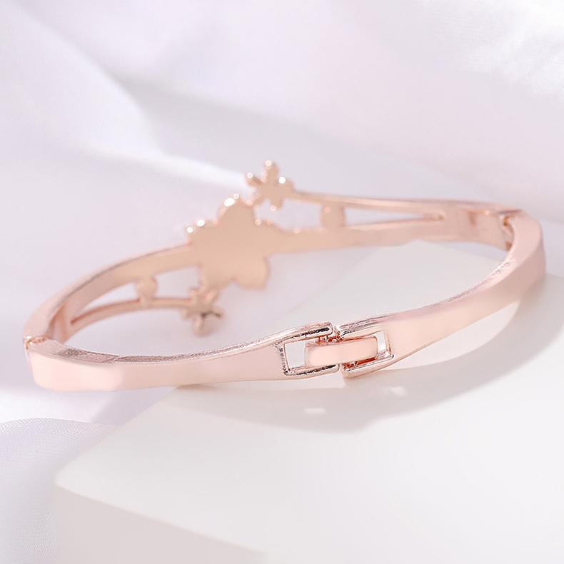 Pentagram Star Bracelet Women Diamond Light Luxury Bracelet Delicate Creative Hand Jewelry Wristband Wristlet Girl Gift
