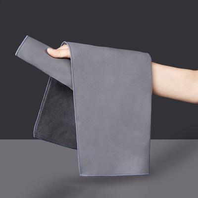 Trockentücher für Autos. Hochsaugfähiges Reinigungstuch für die Fahrzeugwäsche. Sanftes Polieren und maximale Saugfähigkeit. Trockentücher