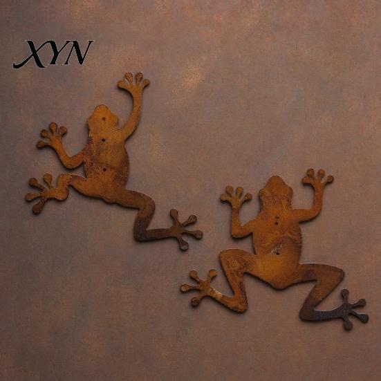 Wooden Door Iron Decor 2Pcs Metal Gecko Frog Wall Art, Rustic Lizard for Outdoor Garden, Anti-rust Patio & Yard, Distressed Finish Animal Hanging