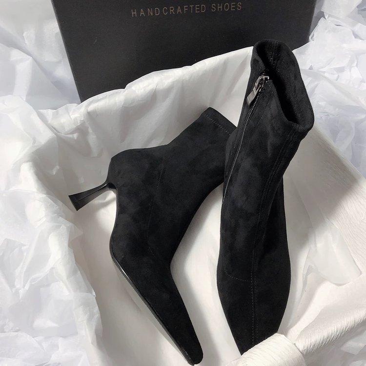 

Версія з м якої шкіри~ Французький темперамент 2025 Осінь Нові Високі Підбори Загострений Носок Тонкі Корейська Версія Тонкий Підбор Прості Демісезонні Короткі Чоботи Жіночі 36 чорний