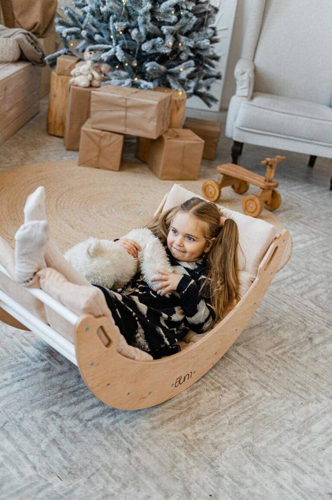 Wooden rocker Moon pink