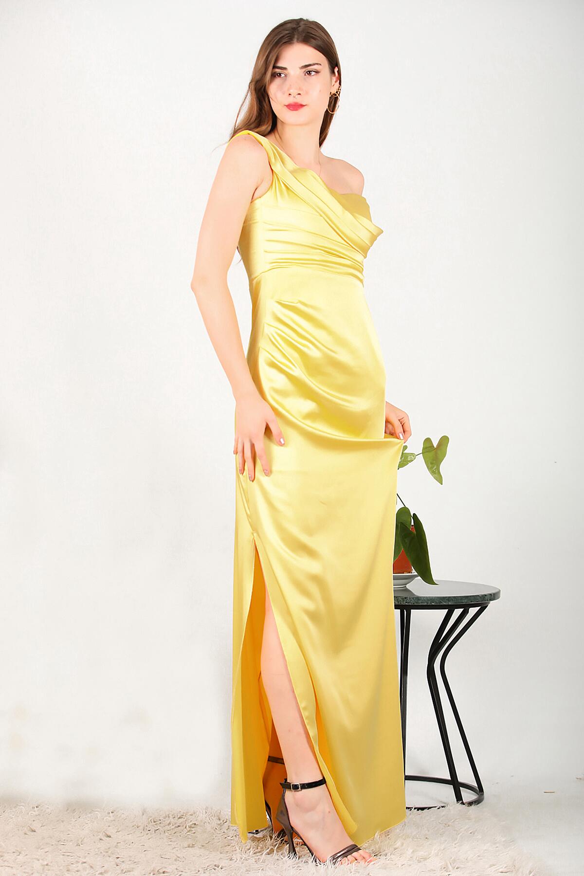 

Женское атласное вечернее платье на одно плечо 38 жёлтый