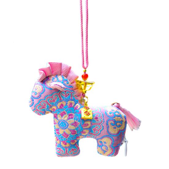 

Саше із знаком Зодіаку Кінь Традиційна Ручна Вишивка Китайське Ремесло Ароматна Декорація для Автомобіля з Китицями та Бантами Репелент від Комарів О освіжуючий H