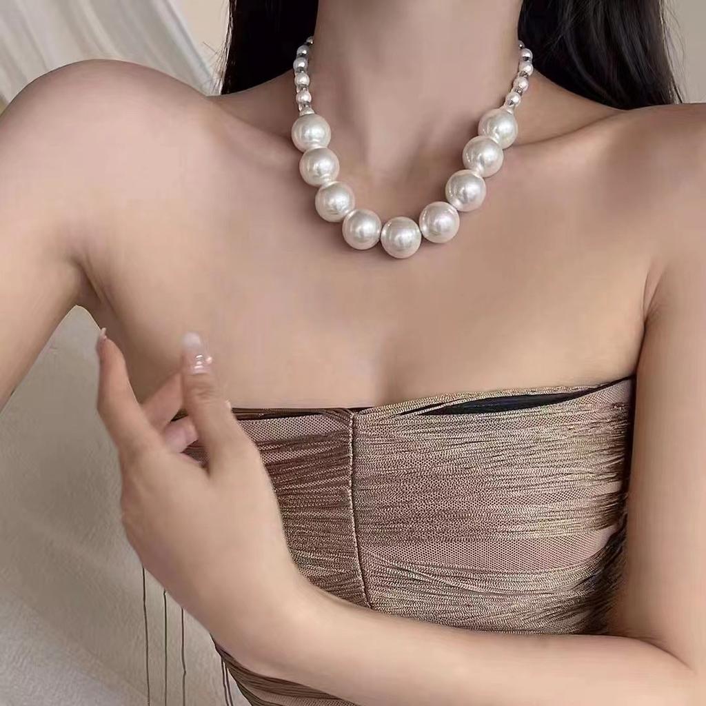 Female High-end Niche Exaggerated Necklace