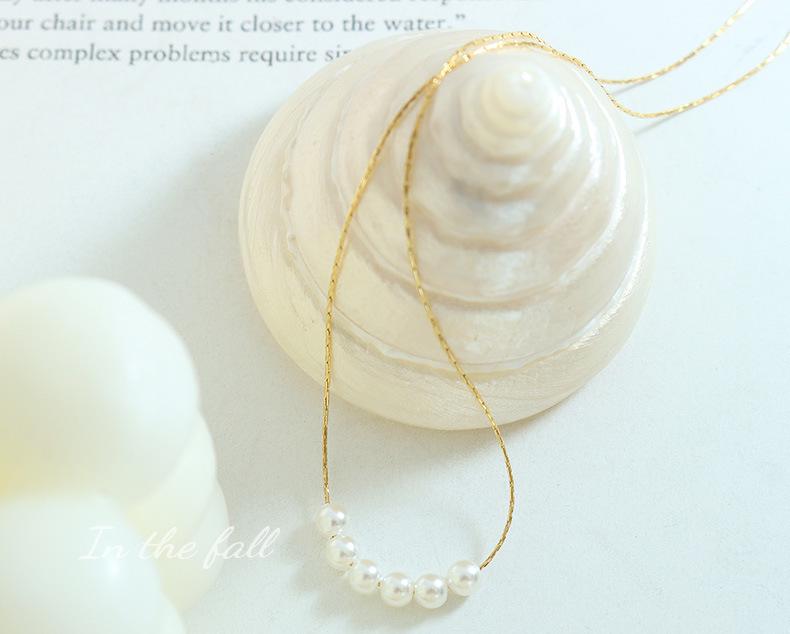 Niche Design Imitation Pearl Pendant Necklace - Gold-Plated Titanium Steel with Dangle Square Chain
