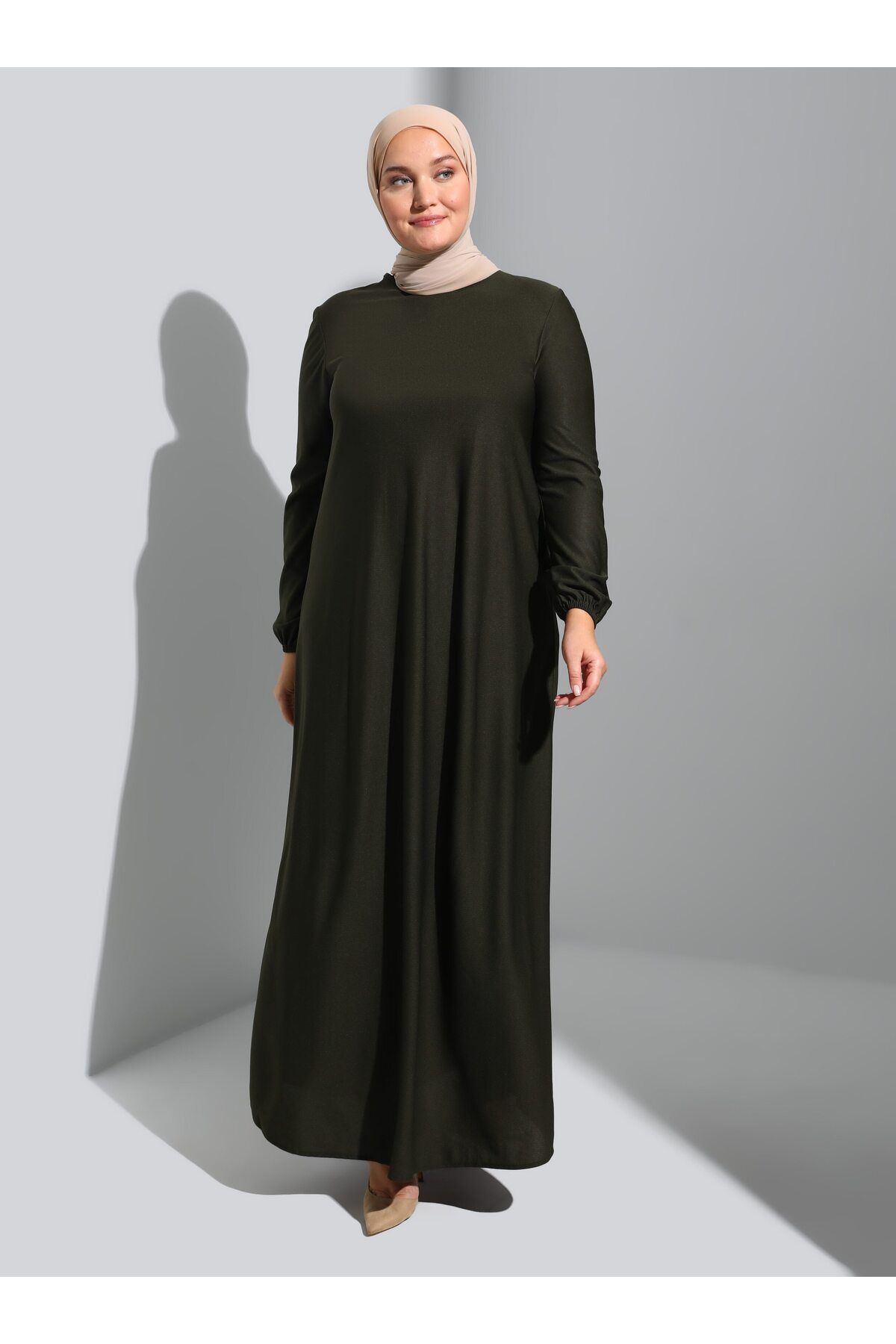

Women s Big Size Dress Basic Dress with Elastic Wrists - Khaki-