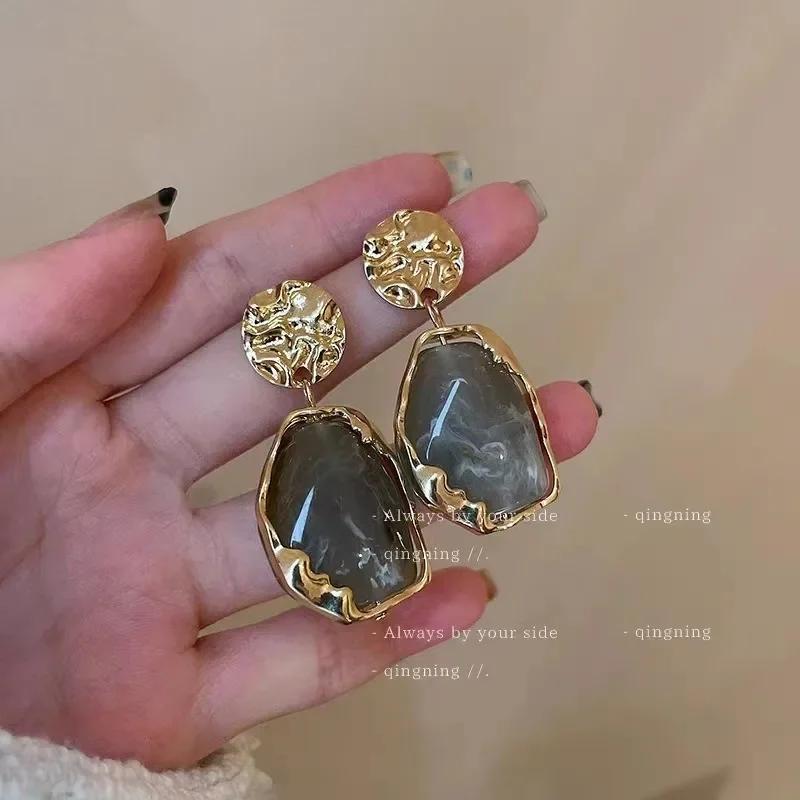 New Korean Fashion Earrings Zircon Square Stone Earrings Vintage Gold Color Small Earrings for Women Jewelry Accessorries Gift