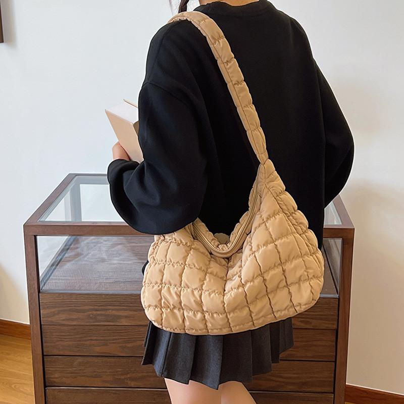 Schicke vielseitige Khaki-Tragetasche 2023 Modische lässige Umhängetasche für Damen