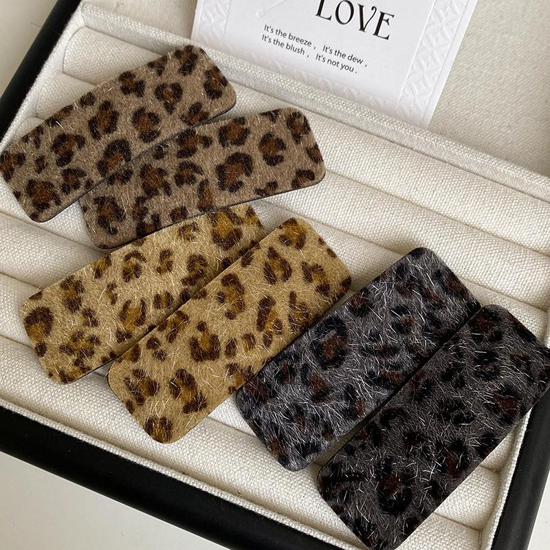 

Trendy Autumn Leopard Print Mori Style Hair Clip - Retro Fashion BB Side Clip for Bangs
