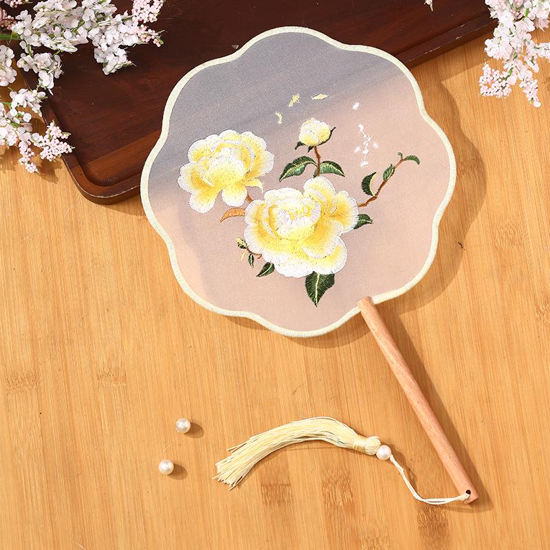 Double-Sided Suzhou Embroidery Round Fan: Ancient Chinese Style for Hanfu and Cheongsam, Perfect for Children's Dance.