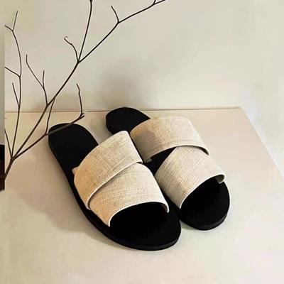 Mode Été Nouveaux Pantoufles Plates à Bout Ouvert pour Femmes2025 Pantoufles pour Femmes à la Mode, Élégantes et Dignes