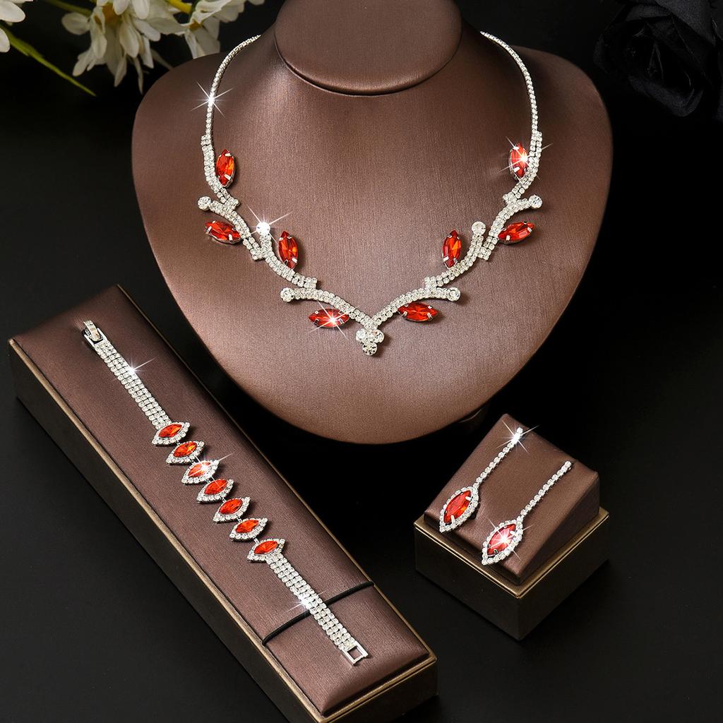 European and American Light Luxury Court Style Full Diamond Geometric Collarbone Chain New High-end Rhinestone Leaf Necklace Earrings Set Female 2026
