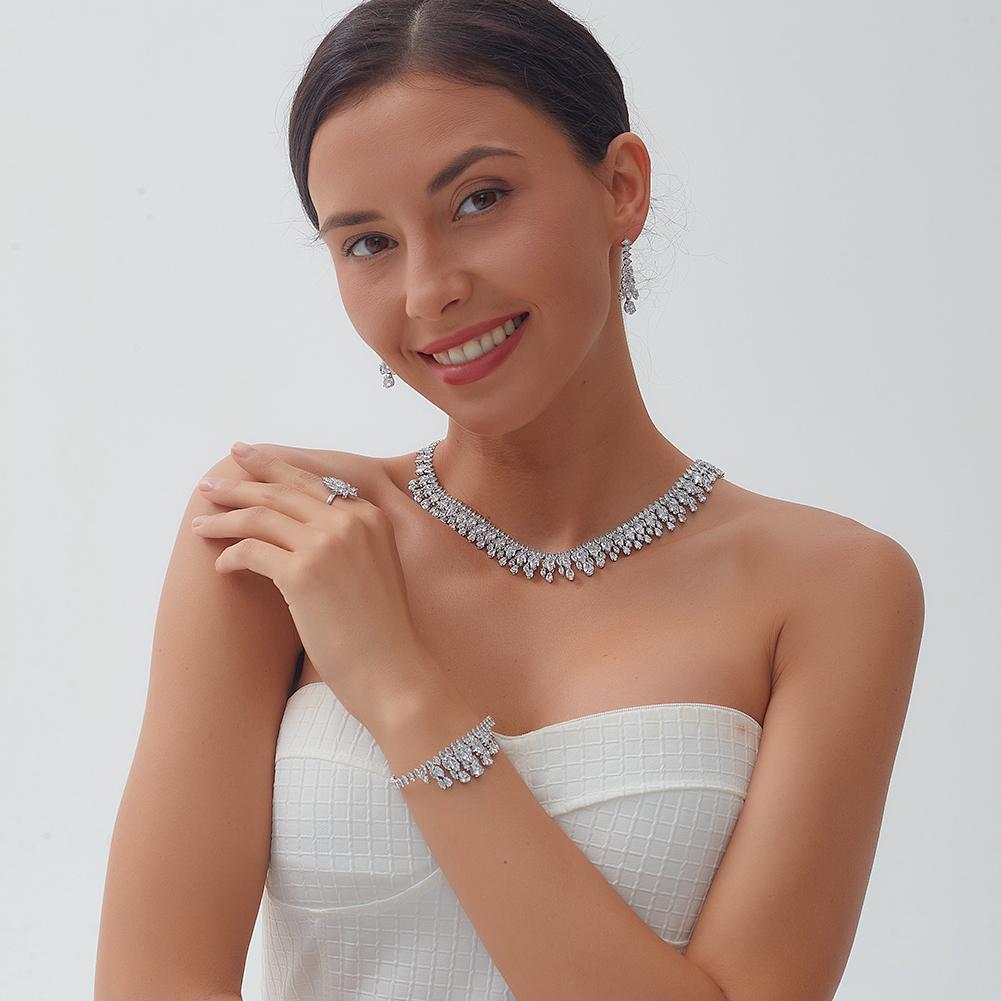 Neuer Eingang Zirkonia Halskette und Ohrringe Brautschmuck-Set für Damen Abschlussball Hochzeit Party Zubehör