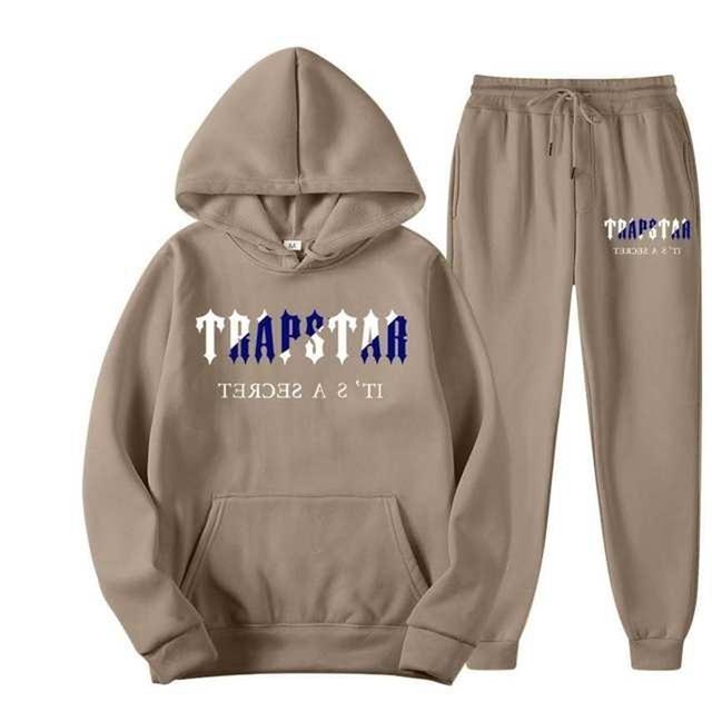 TRAPSTAR Herren Kapuzenpullover mit Buchstabenprint und Jogginghosen-Set.
