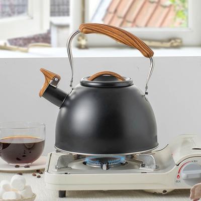 3L tekokare rostfritt stål Inbyggd visselpipa Läcksäker matt finish Ingen lukt Effektiv värmeledning Värmebeständigt handtag gasinduktion