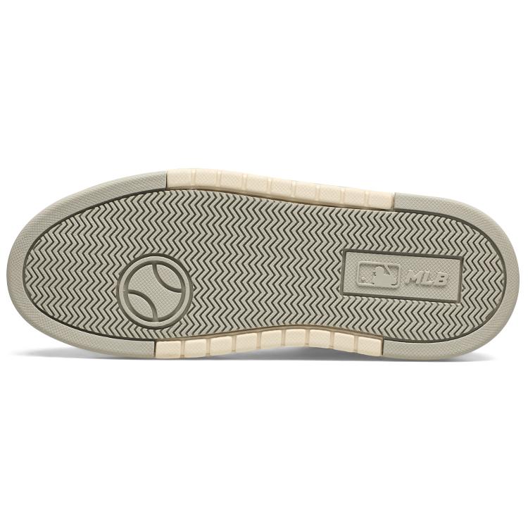 MLB Chunky Liner 24SS New York Yankees Slip Resistant Cushioning Breathable Low top Skateboard Shoes Unisex Ivory 3ASXCLB3N-50CRS