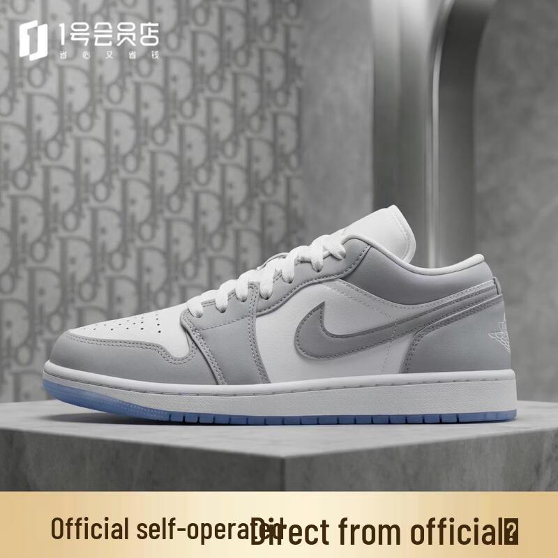 

NIKE Women s AJ1 Low-Top Retro Basketball Shoes M