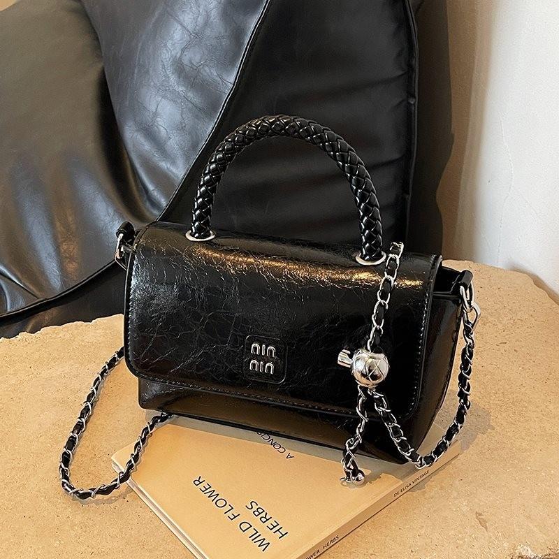 Stilvolle Silberfarbene Umhängetasche Für Damen Mit Schickem Design Perfekt Für Sommer-Outfits