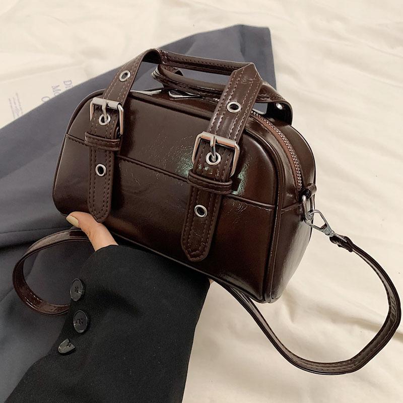 Bag Women's 2025 Autumn and Winter Trendy New Women's Fashion Retro Portable Small Square Bag Niche Design Shoulder Messenger Bag