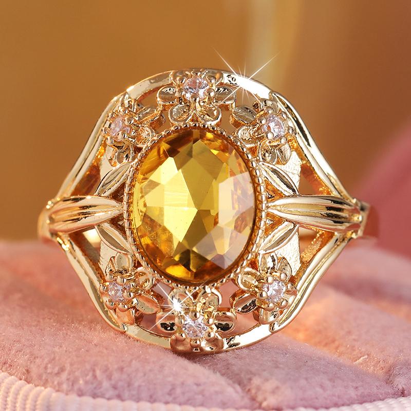 Gorgeous Inlaid White Champagne CZ Women's Ring Sparkling Gold Color Geometry Daily Wear Party Jewelry Anniversary Gift
