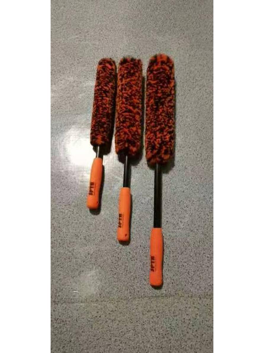 

High-Demand Car Tire & Wheel Brush for Stain Removal - Imitation Wool Bristles Small 29cm (61g)