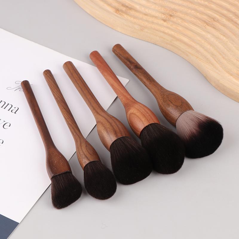 1Pc Vintage Wood Handle Makeup Brush High Quality Walnut Loose Powder Blush Foundation Contour Brush
