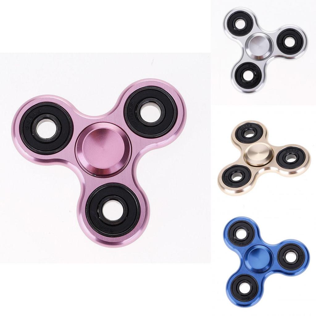 Premium Aluminiumlegierung Tri-Spinner Leises Lager Metall Fidget Spielzeug Stressabbau