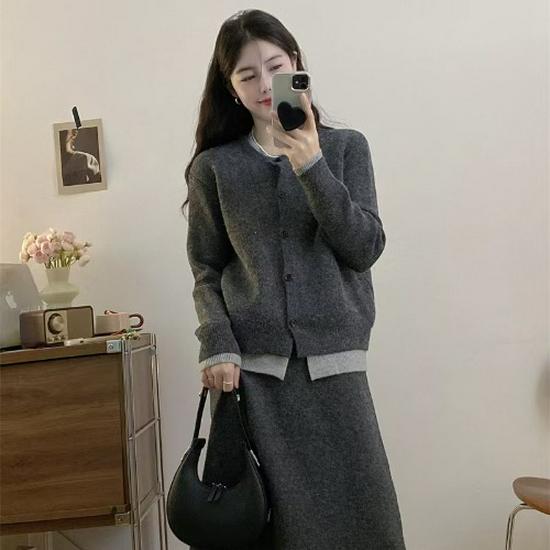 Ținută de toamnă pentru femei plinuțe: Fustă Slimming în Formă de Pară, Set Relaxat din Trei Piese